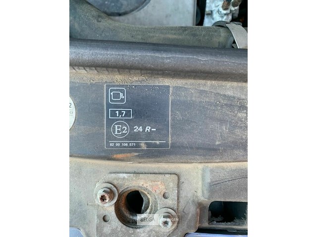 Lichte vrachtauto opel vivaro - afbeelding 19 van  23