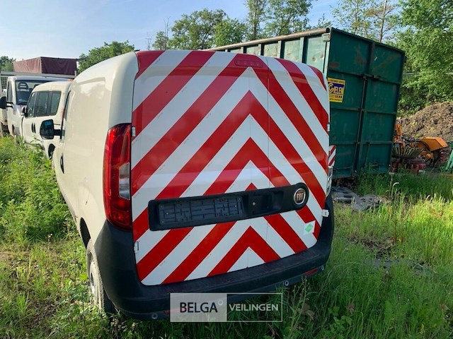 Lichte vrachtauto - afbeelding 5 van  20