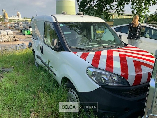 Lichte vrachtauto - afbeelding 6 van  20