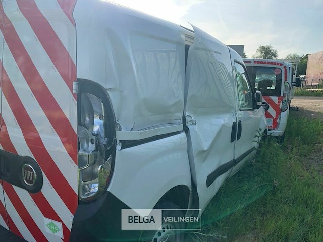 Lichte vrachtauto - afbeelding 8 van  20