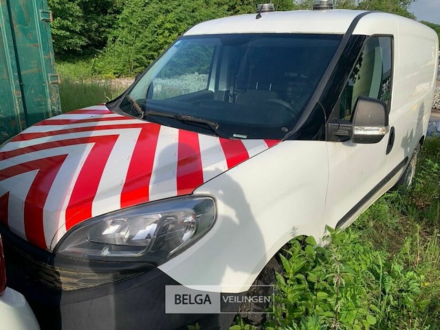 Lichte vrachtauto - afbeelding 1 van  20