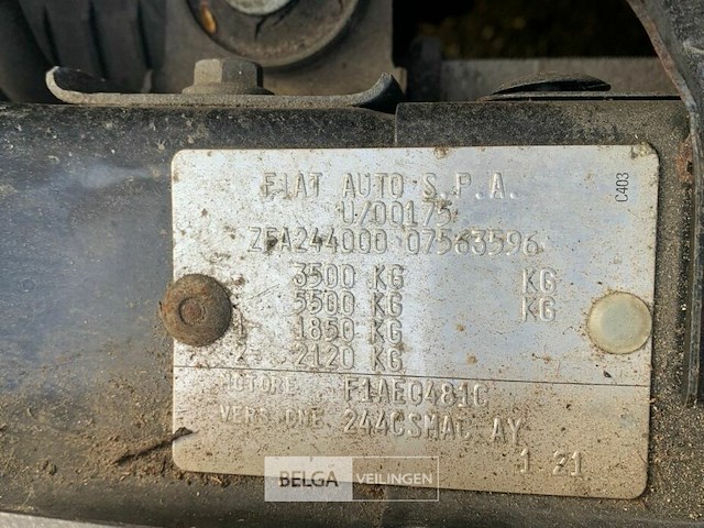 Lichte vrachtauto - afbeelding 9 van  17