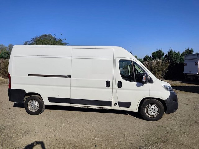 Lichte vrachtwagen citroen jumper, type: y, variant: dcnfc, versie: hs, chassisnummer: vf7ydcnfc12p96373, bouwjaar: 10/11/2020 met inschrijvingsbewijs deel i, gelijkvormigheidsattest en verlopen schouwingsbewijs. (b2) - afbeelding 17 van  37