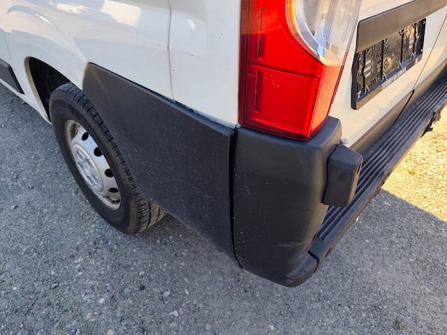 Lichte vrachtwagen citroen jumper, type: y, variant: dcnfc, versie: hs, chassisnummer: vf7ydcnfc12p96373, bouwjaar: 10/11/2020 met inschrijvingsbewijs deel i, gelijkvormigheidsattest en verlopen schouwingsbewijs. (b2) - afbeelding 23 van  37