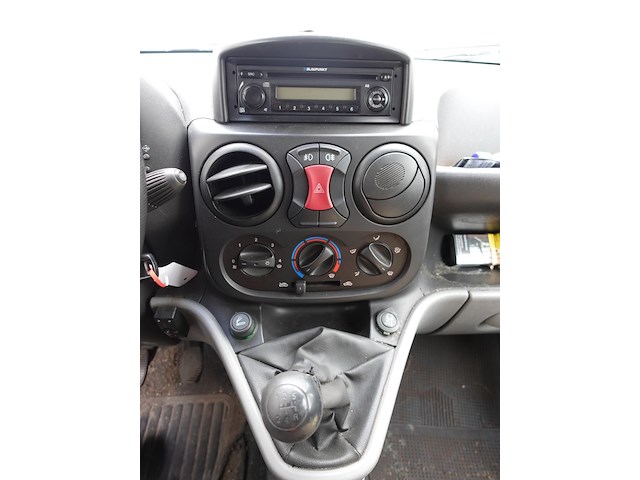 Lichte vrachtwagen fiat doblo cargo - maxi - afbeelding 4 van  12