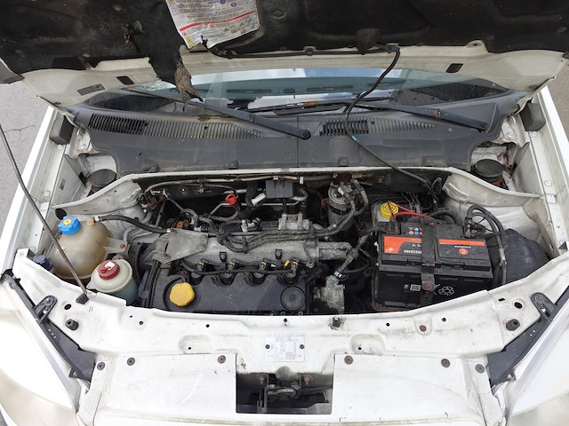 Lichte vrachtwagen fiat doblo cargo - maxi - afbeelding 7 van  12