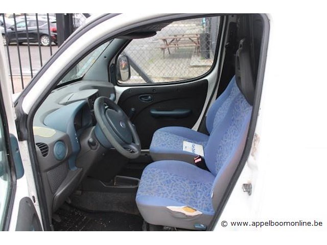 Lichte vrachtwagen fiat doblo, zfa22300005171912, 1e inschr 28/02/03, 1910cm³, 46kw, diesel, euro 3, 120316km vlgs ltst keuring, kentekenbewijs, identificatieverslag, gelijkvormigheidsattest,keuring geldig tot 11/19 - afbeelding 11 van  12