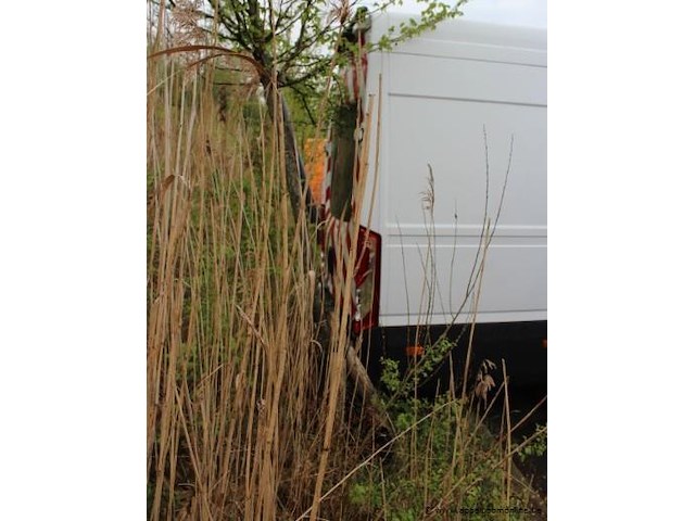 Lichte vrachtwagen iveco 35s14n, cng, datum 1ste inschrijving 7/12/2015, euro vi 7/12/2015,chassisnummer zcfc335ax05066347, km-stand laatste keuring 55.972, euro vi - afbeelding 9 van  15