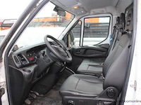 Lichte vrachtwagen iveco 35s14n, cng, datum 1ste inschrijving 7/12/2015, euro vi 7/12/2015,chassisnummer zcfc335ax05066347, km-stand laatste keuring 55.972, euro vi - afbeelding 11 van  15