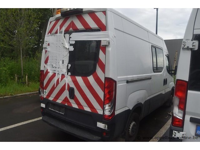 Lichte vrachtwagen iveco, 35s14n, zcfc335a105113491, 1e insch 21/10/2016, 2998cm³, 100kw, cng, euro 6, 91110km, inschrijvingsbewijs deel i en ii, keuringsbewijs (geldig tot 10/11/2026), gelijkvormigheidsattest, identificatieverslag - afbeelding 11 van  17