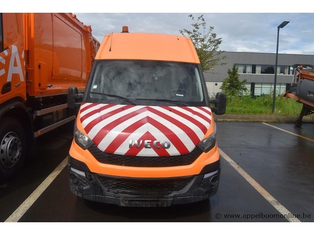 Lichte vrachtwagen iveco, 35s14n, zcfc335a605012124, 1e insch 20/01/2015, 2998cm³, 100kw, aardgas (cng), euro 6, 77727km, inschrijvingsbewijs deel i en ii, keuringsbewijs (geldig tot 01/09/2026), gelijkvormigheidsattest, identificatieverslag - afbeelding 11 van  18