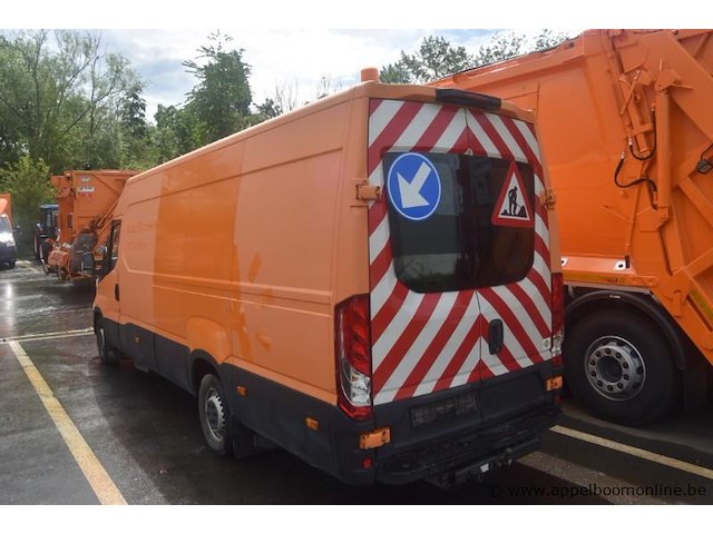 Lichte vrachtwagen iveco, 35s14n, zcfc335a605012124, 1e insch 20/01/2015, 2998cm³, 100kw, aardgas (cng), euro 6, 77727km, inschrijvingsbewijs deel i en ii, keuringsbewijs (geldig tot 01/09/2026), gelijkvormigheidsattest, identificatieverslag - afbeelding 14 van  18