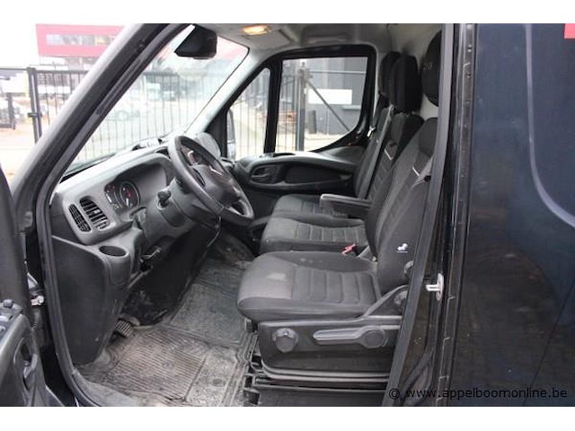Lichte vrachtwagen iveco, daily, zcfc535c305457979, datum 1e insch 20/01/22, 2998cm³, 129kw, diesel, euro vi, 42245km, kentekenbewijs deel i + ii, gelijkvormigheidsattest, keuring geldig tot 01/26 - afbeelding 2 van  14