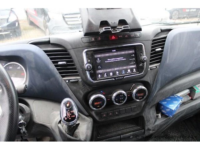 Lichte vrachtwagen iveco, daily, zcfc735b305439497, datum 1e insch 27/10/21, 2287cm³, 115 kw, diesel, euro vi, 46863km kentekenbewijs deel i + ii, gelijkvormigheidsattest, keuring geldig tot 11/26 - afbeelding 4 van  13