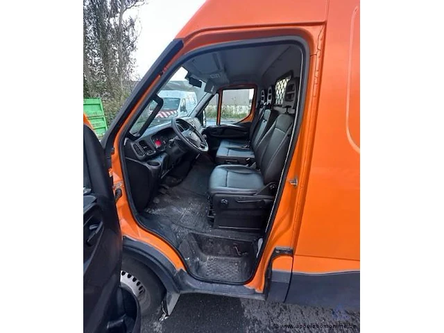 Lichte vrachtwagen iveco daily, zfcfc335a805044945, 1e insch 2016-02-22, 167808km, 2998cm³, 100kw, aardgas (cng), manueel, euro 6, mtm 3500kg, tarra 3240kg, keuring tot 2027-08-10, insch. deel i en ii, coc en identificatieverslag, trekhaak - afbeelding 11 van  13
