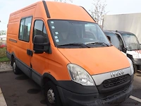 Lichte vrachtwagen iveco fd112c, datum 1ste inschrijving 10/7/2013, chassisnr zcfc35a7205957205, cng, km-stand laatste keuring 23,477, euro v, ttm 3500kg, schade rondom, mogelijks batterij plat - afbeelding 9 van  16