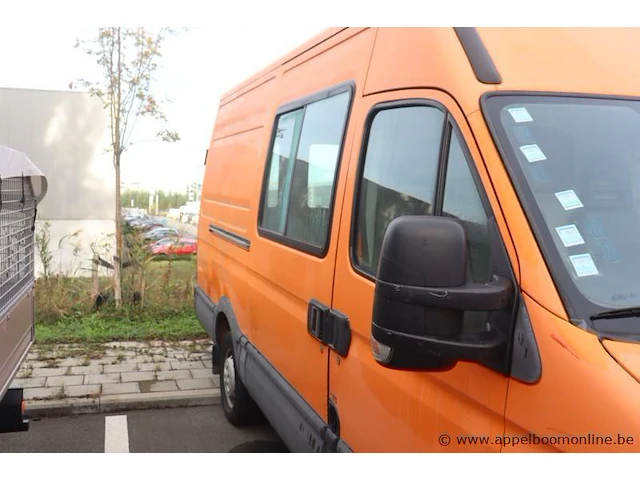 Lichte vrachtwagen iveco fd112c, datum 1ste inschrijving 10/7/2013, chassisnr zcfc35a7205957205, cng, km-stand laatste keuring 23,477, euro v, ttm 3500kg, schade rondom, mogelijks batterij plat - afbeelding 10 van  16