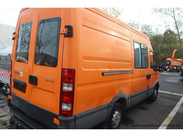 Lichte vrachtwagen iveco fd112c, datum 1ste inschrijving 10/7/2013, chassisnr zcfc35a7205957205, cng, km-stand laatste keuring 23,477, euro v, ttm 3500kg, schade rondom, mogelijks batterij plat - afbeelding 14 van  16
