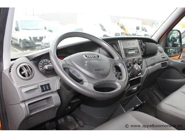 Lichte vrachtwagen iveco fd11c2c, cng, datum 1ste inschrijving 11/6/2013, chassisnummer zcfc35a7205957202, 67.228km, euro v - afbeelding 7 van  9