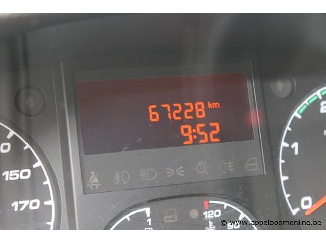 Lichte vrachtwagen iveco fd11c2c, cng, datum 1ste inschrijving 11/6/2013, chassisnummer zcfc35a7205957202, 67.228km, euro v - afbeelding 8 van  9