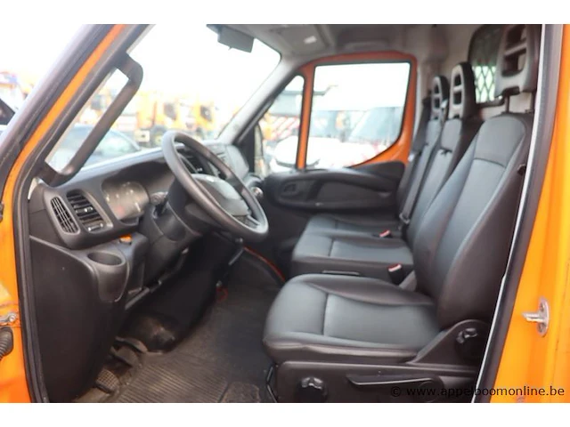 Lichte vrachtwagen iveco fd11c2c, datum 1ste inschr 22/7/2015, chassis nr zcfc335a905045635, km-stand 32,547, cng, ttm 3500, schade rondom - afbeelding 11 van  16