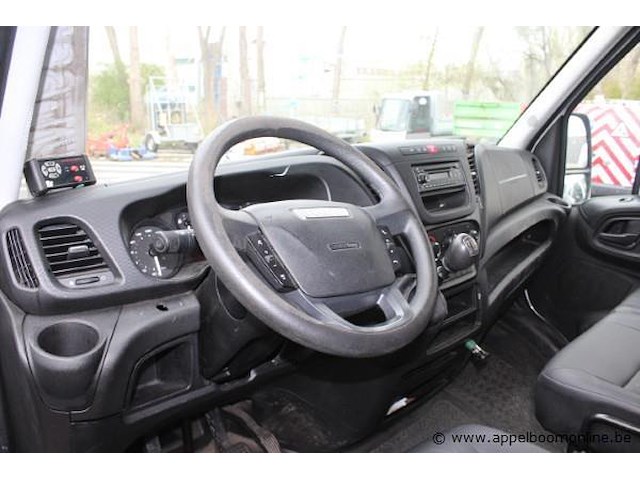 Lichte vrachtwagen ivecofd11c2c, cng, datum 1ste inschrijving 9/12/2015, chassisnummer zcfc335a805066346, km - afbeelding 2 van  12