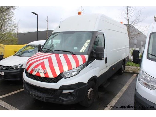 Lichte vrachtwagen ivecofd11c2c, cng, datum 1ste inschrijving 9/12/2015, chassisnummer zcfc335a805066346, km - afbeelding 1 van  12