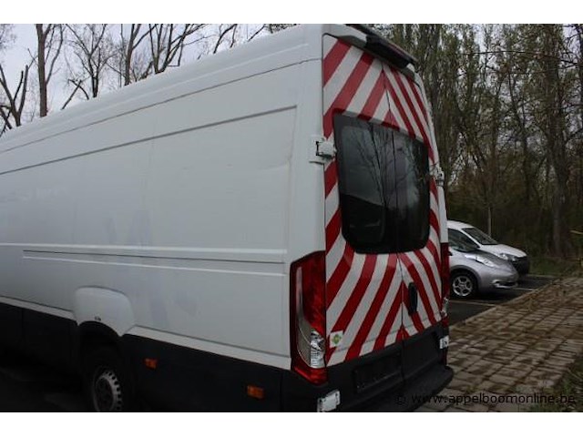 Lichte vrachtwagen ivecofd11c2c, cng, datum 1ste inschrijving 9/12/2015, chassisnummer zcfc335a805066346, km - afbeelding 9 van  12
