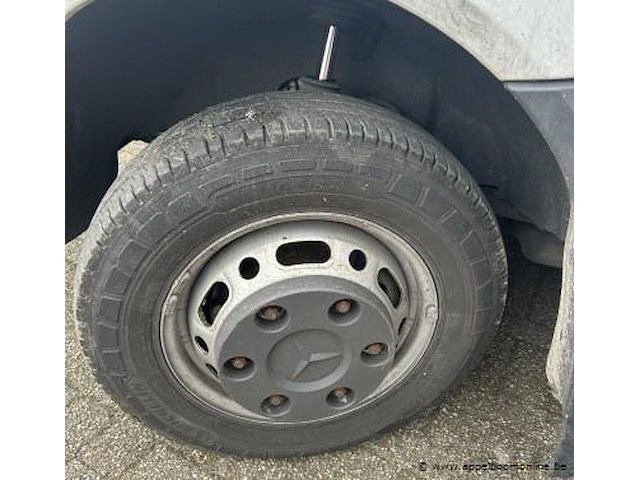 Lichte vrachtwagen mercedes-benz, sprinter, 154237km, zonder boorddocumenten, koper ontvangt een attest van verlies van de boorddocumenten van de gerechtsdeurwaarder - afbeelding 15 van  15