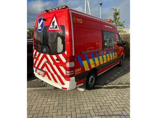 Lichte vrachtwagen, mercedes-benz sprinter, defecte motor - afbeelding 3 van  4