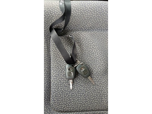 Lichte vrachtwagen opel movano meubelbak met laadklep, type u9c1k6, ch.nr. vn1u9c1k640449711, bouwjaar 30.01.2009 (sleutels en alle boorddocumenten) - afbeelding 11 van  34