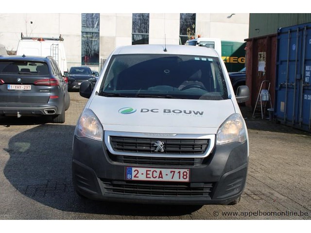 Lichte vrachtwagen peugeot, partner, vf37abhw6hj828322, 1e insch 01/12/2017, 1560cm³, 55kw, diesel, euro 6b, 204424km, kentekenbewijs deel i, keuring geldig tot 08/26, gelijkvormigheidsattest, identificatieverslag - afbeelding 2 van  14