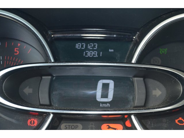 Lichte vrachtwagen renault clio, type: r, variant: 6rdf, versie: 6rdf0a, chassisnummer: vf16rdf0a57102209, bouwjaar: 16/02/2017 met kentekenbewijs deel i en ii, gelijkvormigheidsattest, verlopen schouwingsbewijs en 1 sleutel (3) - afbeelding 11 van  37