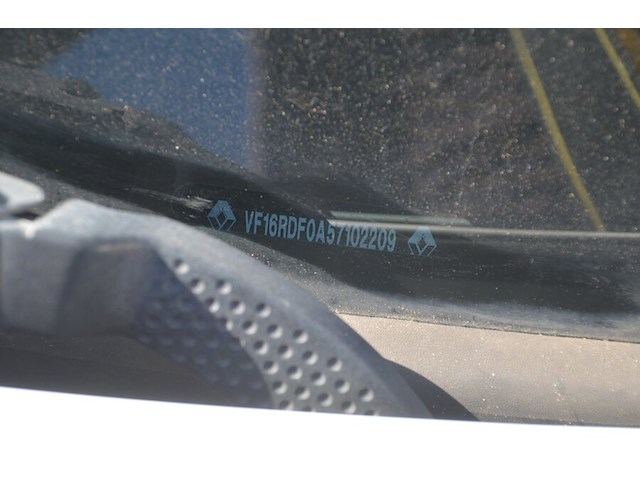 Lichte vrachtwagen renault clio, type: r, variant: 6rdf, versie: 6rdf0a, chassisnummer: vf16rdf0a57102209, bouwjaar: 16/02/2017 met kentekenbewijs deel i en ii, gelijkvormigheidsattest, verlopen schouwingsbewijs en 1 sleutel (3) - afbeelding 15 van  37