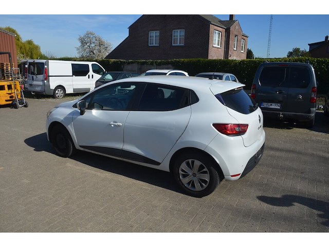 Lichte vrachtwagen renault clio, type: r, variant: 6rdf, versie: 6rdf0a, chassisnummer: vf16rdf0a57102209, bouwjaar: 16/02/2017 met kentekenbewijs deel i en ii, gelijkvormigheidsattest, verlopen schouwingsbewijs en 1 sleutel (3) - afbeelding 12 van  37