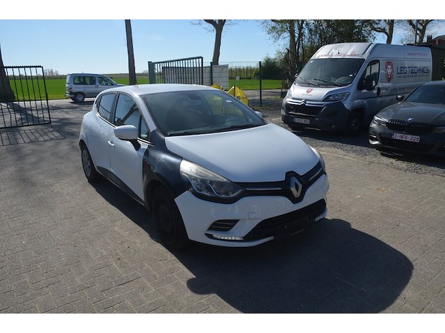 Lichte vrachtwagen renault clio, type: r, variant: 6rdf, versie: 6rdf0a, chassisnummer: vf16rdf0a57102209, bouwjaar: 16/02/2017 met kentekenbewijs deel i en ii, gelijkvormigheidsattest, verlopen schouwingsbewijs en 1 sleutel (3) - afbeelding 26 van  37