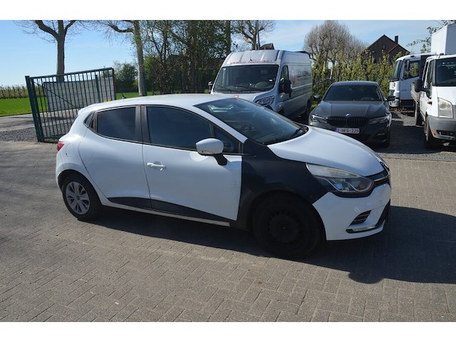 Lichte vrachtwagen renault clio, type: r, variant: 6rdf, versie: 6rdf0a, chassisnummer: vf16rdf0a57102209, bouwjaar: 16/02/2017 met kentekenbewijs deel i en ii, gelijkvormigheidsattest, verlopen schouwingsbewijs en 1 sleutel (3) - afbeelding 27 van  37