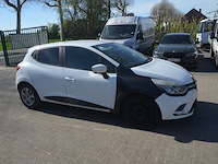 Lichte vrachtwagen renault clio, type: r, variant: 6rdf, versie: 6rdf0a, chassisnummer: vf16rdf0a57102209, bouwjaar: 16/02/2017 met kentekenbewijs deel i en ii, gelijkvormigheidsattest, verlopen schouwingsbewijs en 1 sleutel (3) - afbeelding 27 van  37