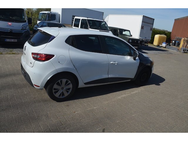 Lichte vrachtwagen renault clio, type: r, variant: 6rdf, versie: 6rdf0a, chassisnummer: vf16rdf0a57102209, bouwjaar: 16/02/2017 met kentekenbewijs deel i en ii, gelijkvormigheidsattest, verlopen schouwingsbewijs en 1 sleutel (3) - afbeelding 28 van  37