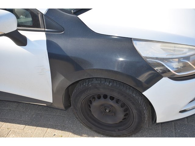 Lichte vrachtwagen renault clio, type: r, variant: 6rdf, versie: 6rdf0a, chassisnummer: vf16rdf0a57102209, bouwjaar: 16/02/2017 met kentekenbewijs deel i en ii, gelijkvormigheidsattest, verlopen schouwingsbewijs en 1 sleutel (3) - afbeelding 34 van  37