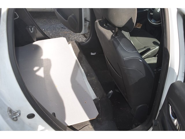 Lichte vrachtwagen renault clio, type: r, variant: 6rdf, versie: 6rdf0a, chassisnummer: vf16rdf0a57102209, bouwjaar: 16/02/2017 met kentekenbewijs deel i en ii, gelijkvormigheidsattest, verlopen schouwingsbewijs en 1 sleutel (3) - afbeelding 37 van  37