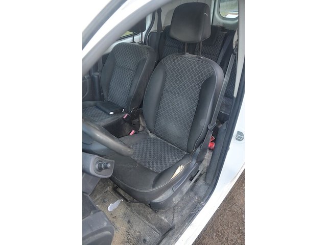 Lichte vrachtwagen renault kangoo, type w, variant fw58, ch.nr. vf1fw58m554191583, bouwjaar 18-05-2016 (sleutel, boorddocumenten: inschrijvingsbewijs deel i en gelijkvormigheidsattest) (2) - afbeelding 7 van  36