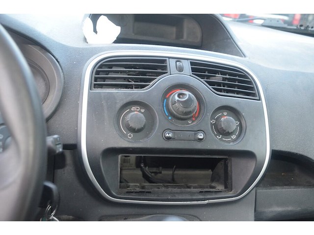 Lichte vrachtwagen renault kangoo, type w, variant fw58, ch.nr. vf1fw58m554191583, bouwjaar 18-05-2016 (sleutel, boorddocumenten: inschrijvingsbewijs deel i en gelijkvormigheidsattest) (2) - afbeelding 11 van  36