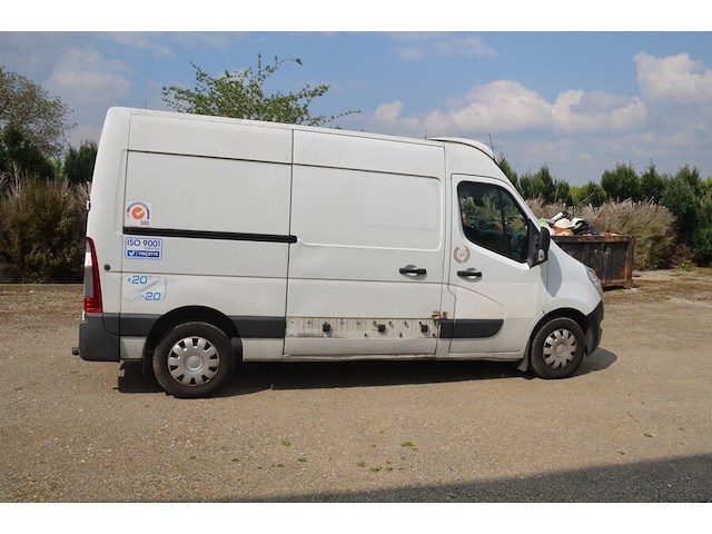 Lichte vrachtwagen renault master, type: ma, chassisnummer: vf1mafedc48062258, bouwjaar: 15/11/2012 met inschrijvingsbewijs deel i, gelijkvormigheidsattest en verlopen schouwingsbewijs. (b1) - afbeelding 32 van  42