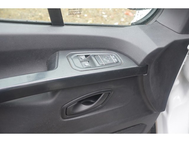 Lichte vrachtwagen renault trafic, type l, variant fam9r, versie my6uc4c82a02, ch.nr. vf1fl000271320943, bouwjaar 23-06-2023 (sleutel, boorddocumenten: inschrijvingsbewijs deel i + deel ii, gelijkvormigheidsattest) - afbeelding 6 van  41