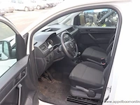 Lichte vrachtwagen volkswagen caddy, datum 1ste inschr 9/06/2017, chassisnr wv1zzz2kzhx156959, km-stand 55965, euro 6b, schade rondom, mtm 2345kg - afbeelding 8 van  13