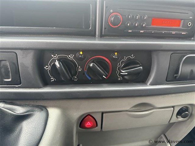 Lichte vrachtwagen - afbeelding 3 van  13