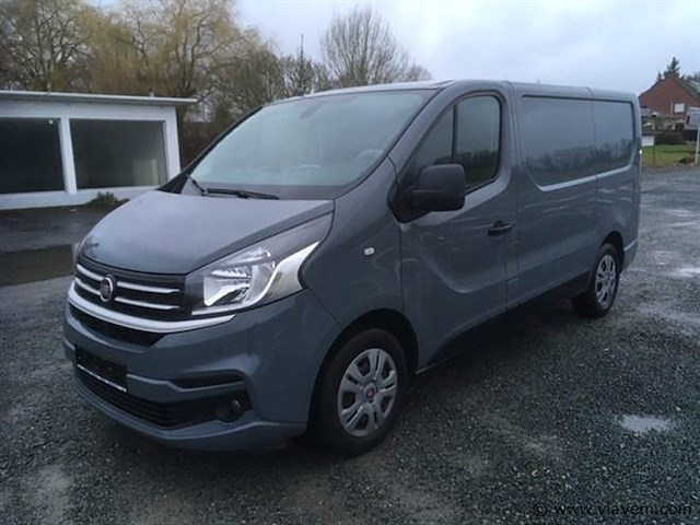 Lichte vrachtwagen - afbeelding 1 van  18