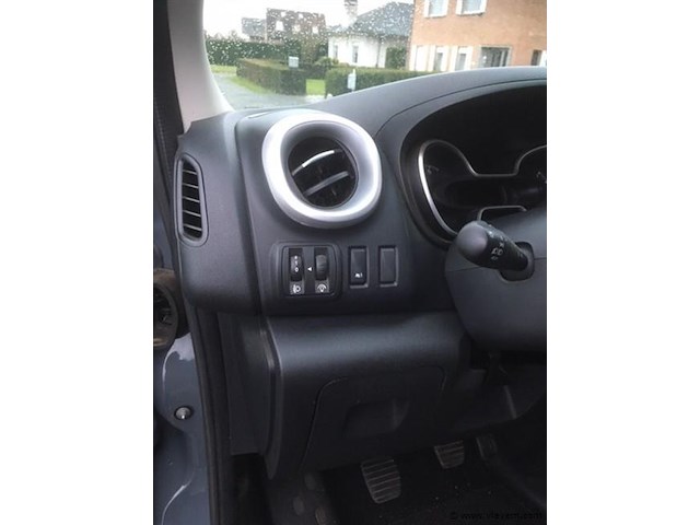 Lichte vrachtwagen - afbeelding 6 van  18