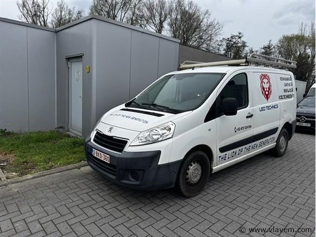 Lichte vrachtwagen - afbeelding 1 van  14